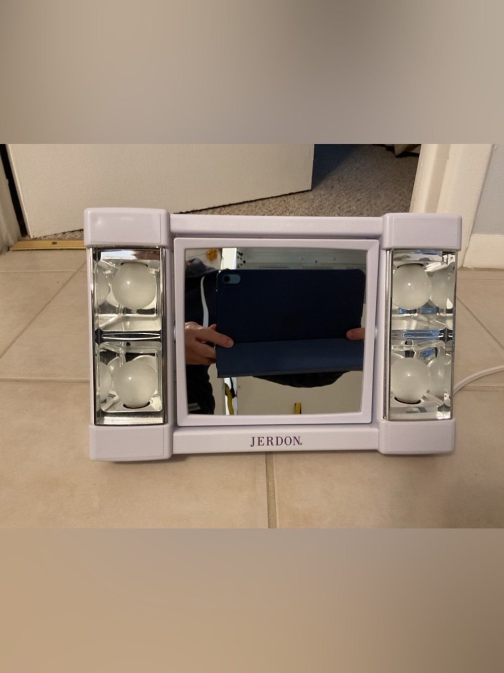 EUC Jerdon White Lighted Vanity Makeup Mirror  Model#J1010